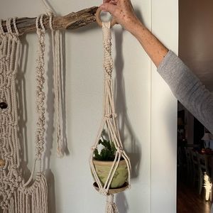 🪴small 30” long handmade macrame 🪴 plant hanger